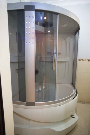 Executive Double Room | Bathroom shower
