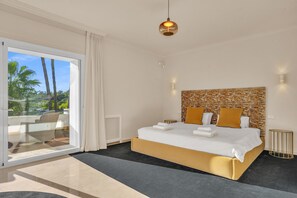 4 soverom, safe på rommet, strykejern/-brett og wi-fi (inkludert)