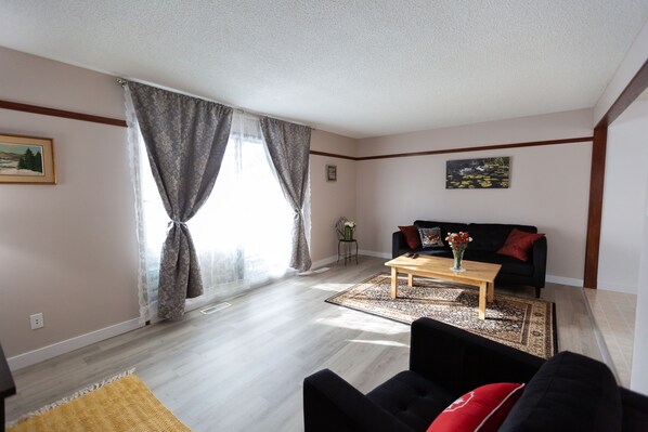 Smart-TV, Bücher, Arbeitsbereiche