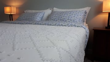 2 slaapkamers, een bureau, reisbedje, gratis wifi
