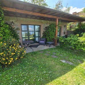 Terrace/patio - CORNIETO Agriturismo biologico APT LILLA (MONTELEONE DI ORVIETO)