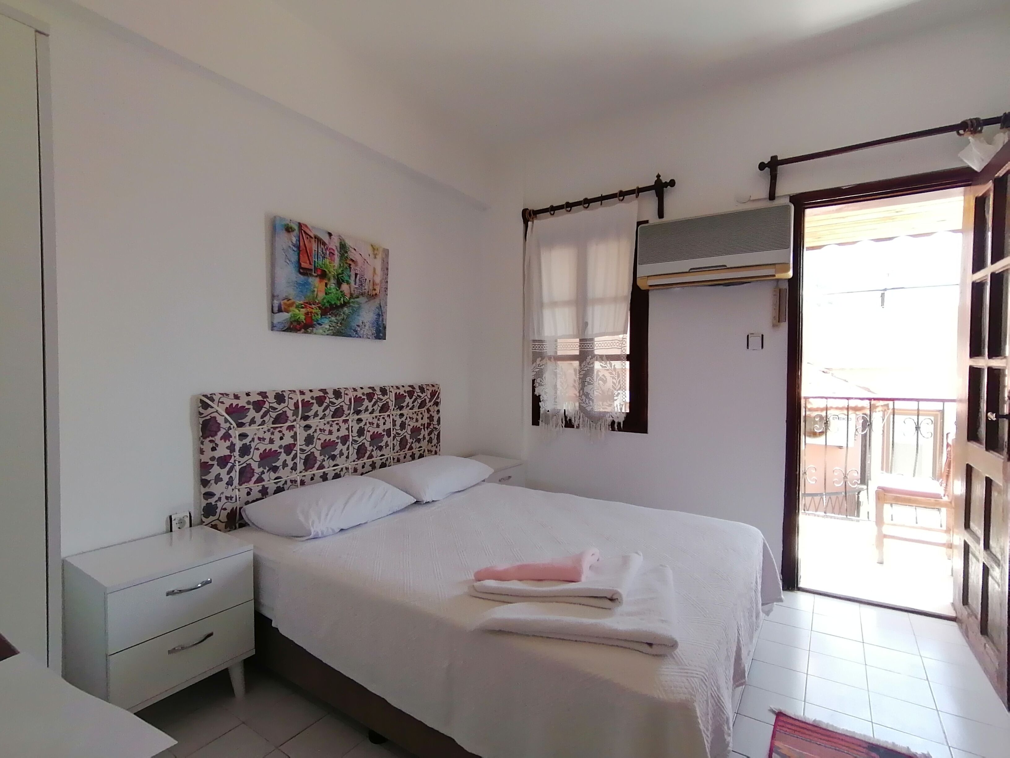 traditional double room, 1 queen bed, non smoking, partial sea view | laptop workspace, free wifi, bed sheets