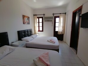 Traditional Double Room, 1 Queen Bed, Non Smoking, Partial Sea View - Sevgi Hotel Kalkan (Kas)