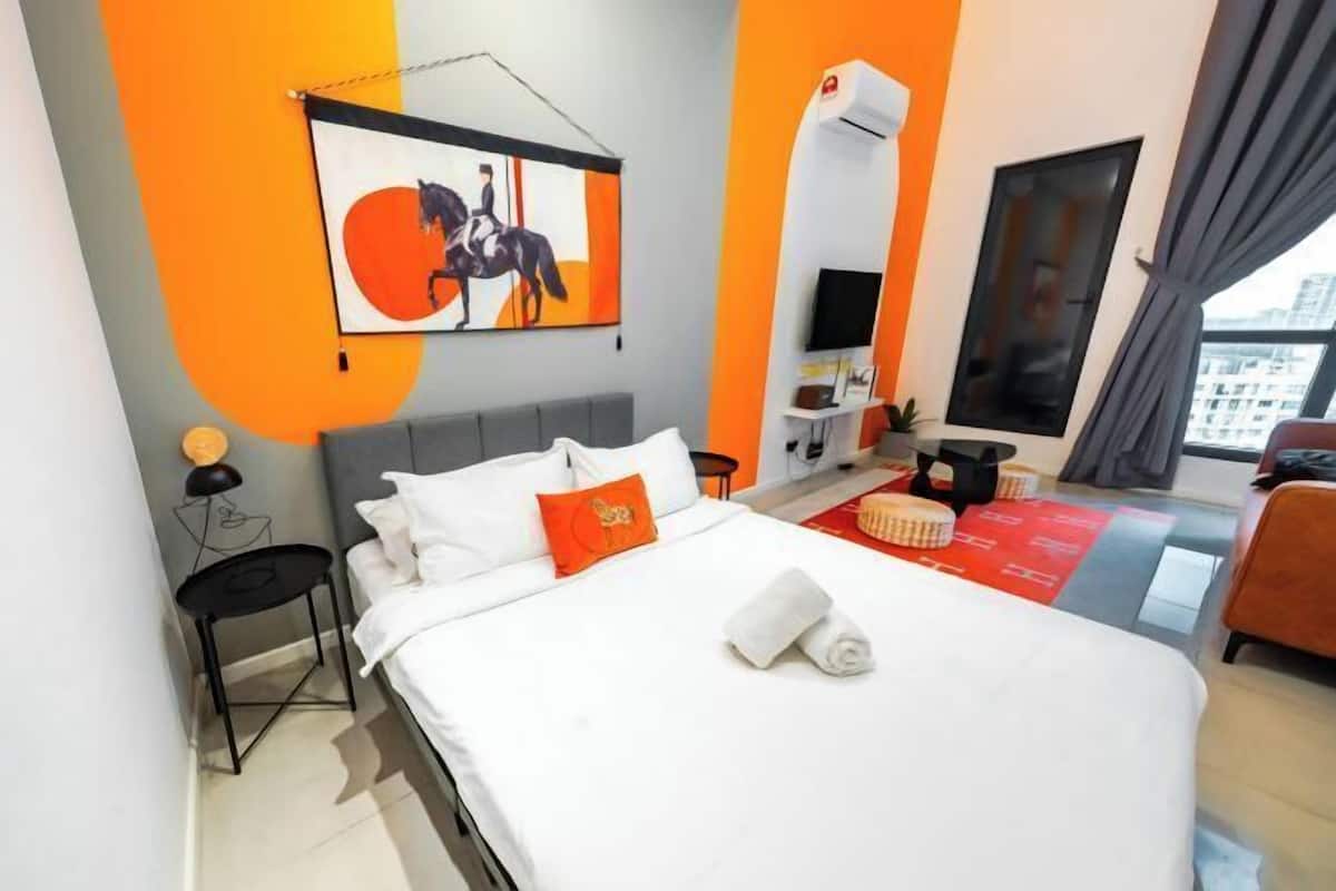 Schreibtisch, Bügeleisen/Bügelbrett