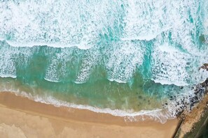 On the beach, white sand, scuba diving, snorkelling - Goseong Bokee House (Goseong)