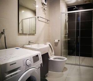 Family Suite, 2 Bedrooms | Bathroom - Pool View Suites (Johor Bahru)
