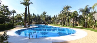 Medina Banus - Exquisite 2BR Apartment by Rafleys Near Puerto Banus, A/, Wifi