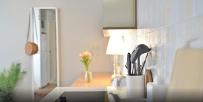 Fridge, microwave, stovetop, electric kettle