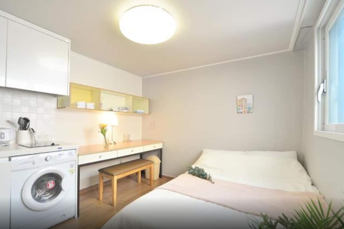 2 bedrooms, individually decorated, individually furnished, free WiFi