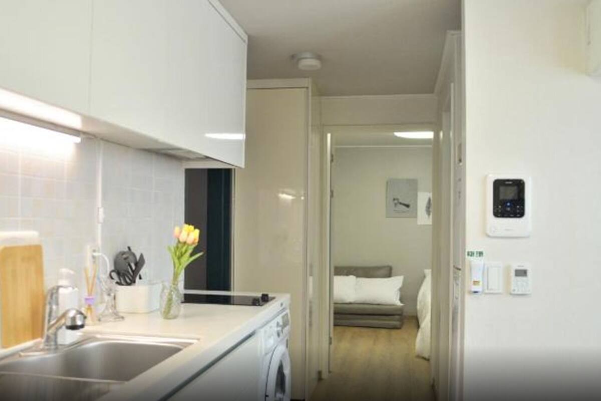 Fridge, microwave, stovetop, electric kettle