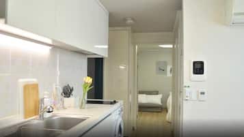 Fridge, microwave, stovetop, electric kettle