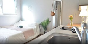 Individually decorated, individually furnished, free WiFi - Fave Hello World Studio (Seoul)