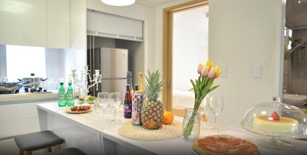 401 | Private kitchen | Fridge, microwave, stovetop, electric kettle - Fave Hello World Studio (Seoul)