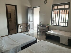 Triple Room | Individually furnished, desk, laptop workspace, blackout drapes - Pearl Nest (Galle)