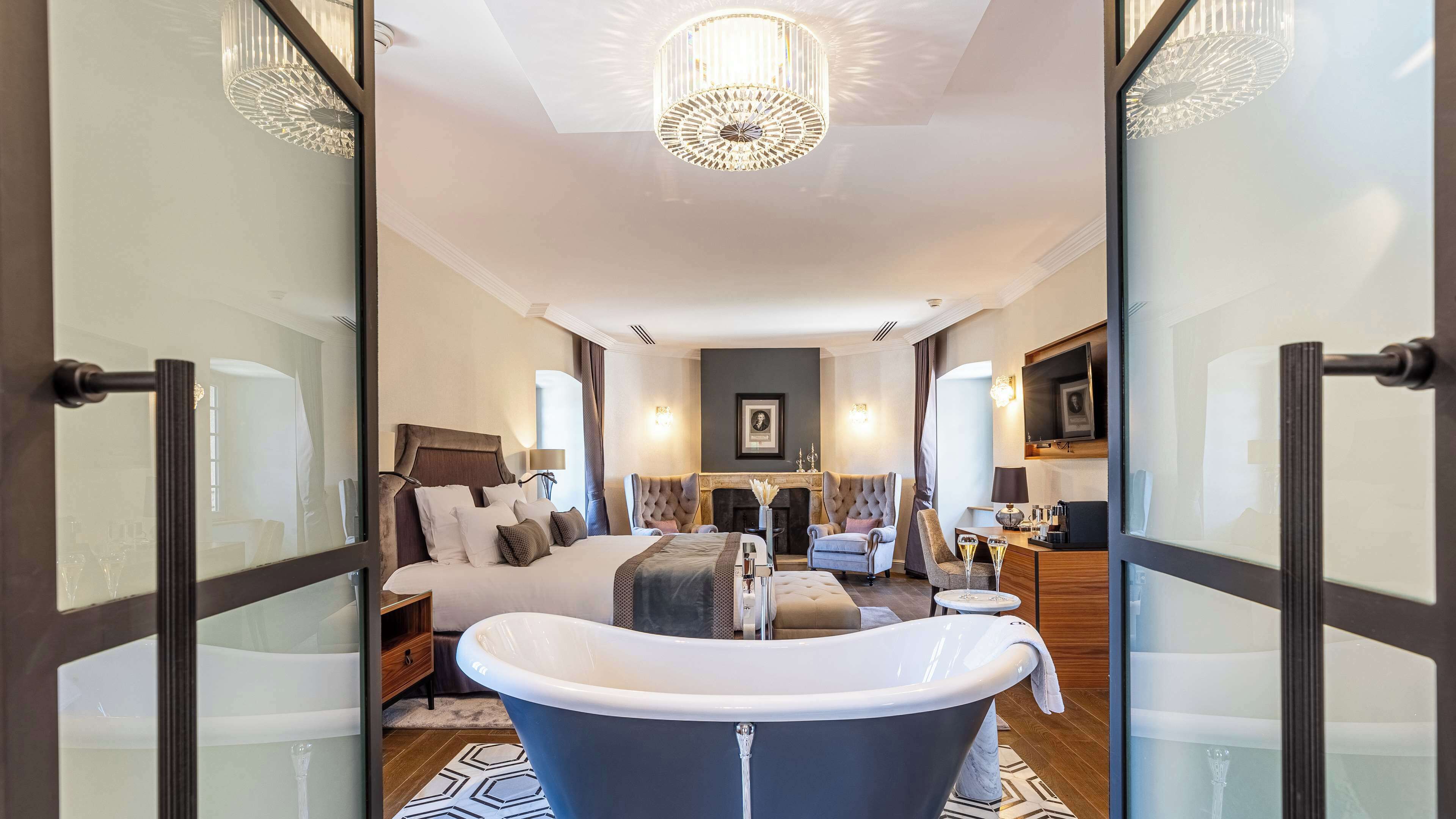 Premium-Zimmer, 1 King-Bett, Nichtraucher, Kamin | Hochwertige Bettwaren, Pillowtop-Betten, Minibar, Zimmersafe