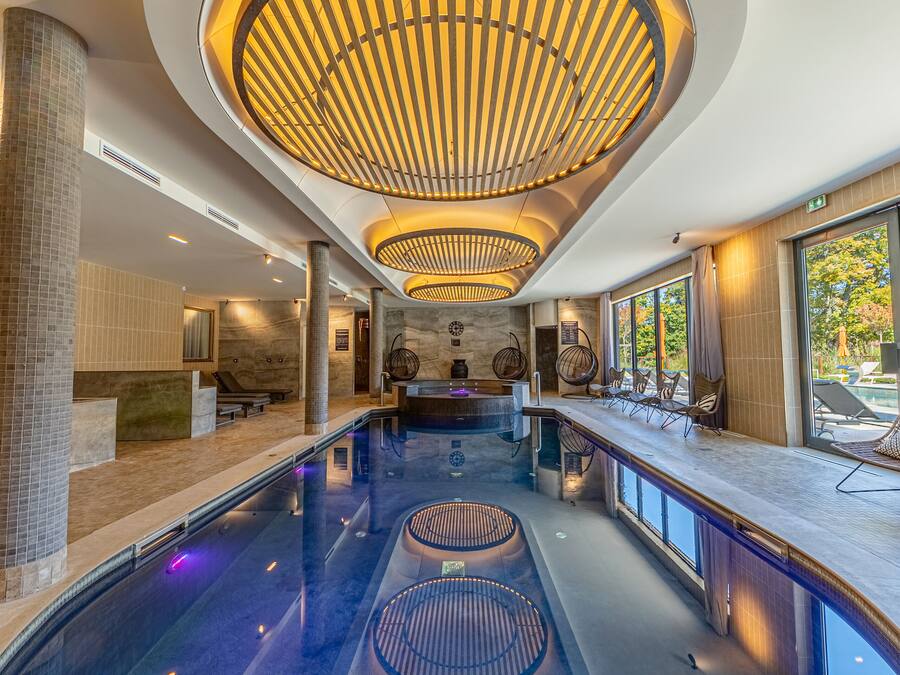 Couples treatment room(s), sauna, steam room, massages