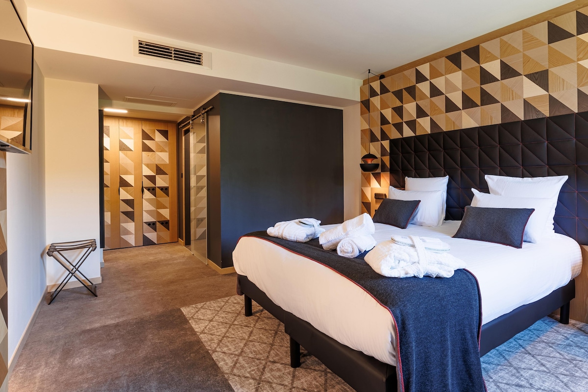 Chambre Junior double, 1 très grand lit, non-fumeur | Literie de qualité, lit avec matelas à plateau-coussin