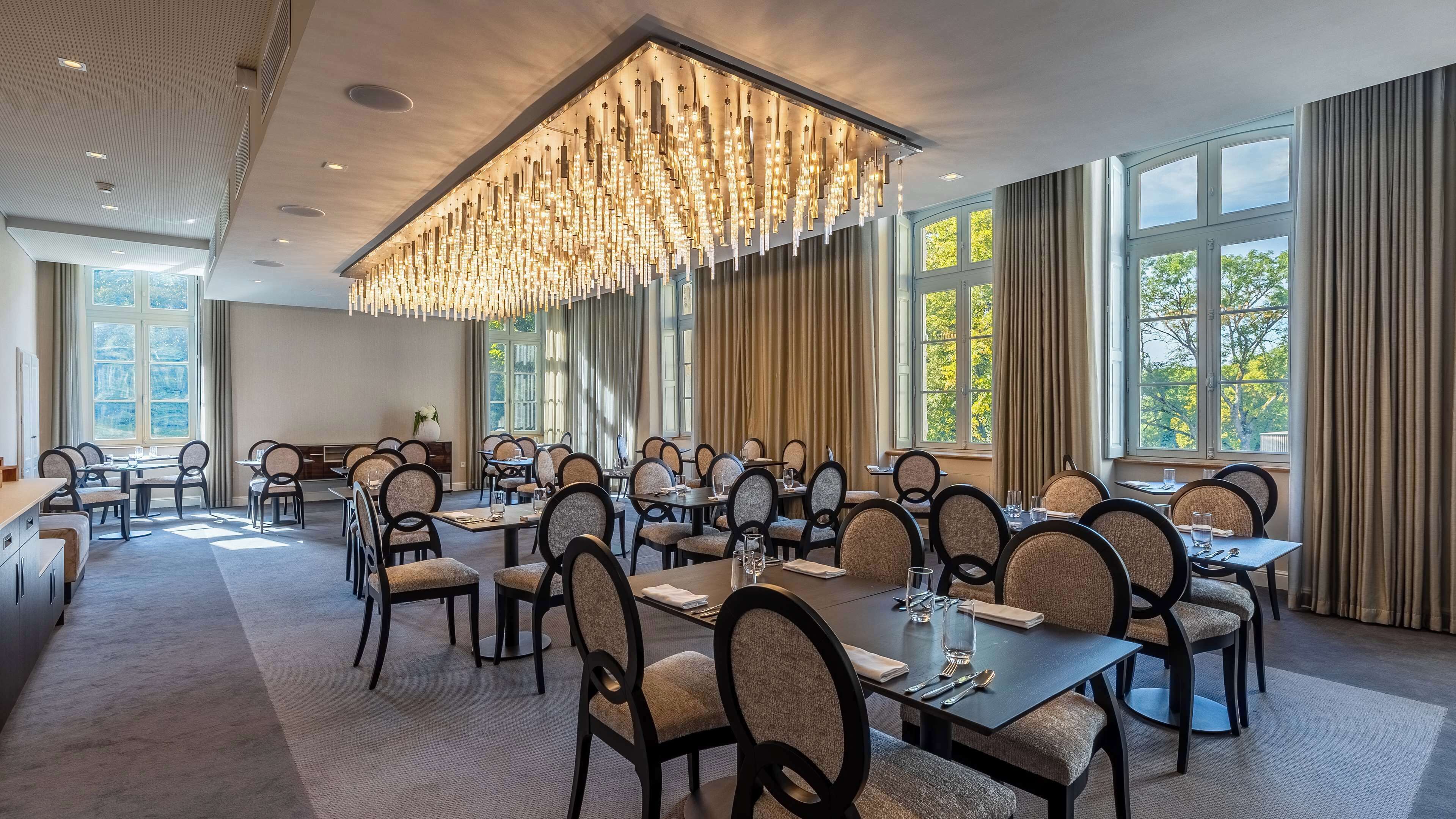 Desayuno buffet (EUR 25 por persona) 