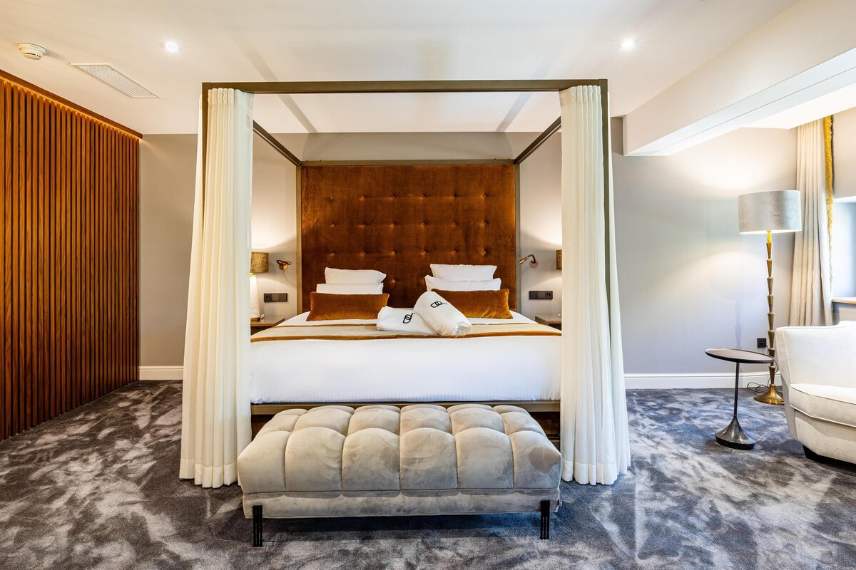 Chambre Deluxe, 1 très grand lit et 1 canapé-lit, non-fumeur (with Sofabed) | Literie de qualité, lit avec matelas à plateau-coussin