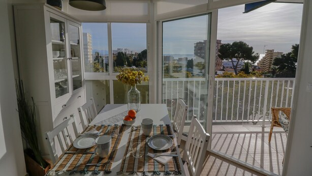 Dining - New sunny close to the beach sea views (Benalmádena)