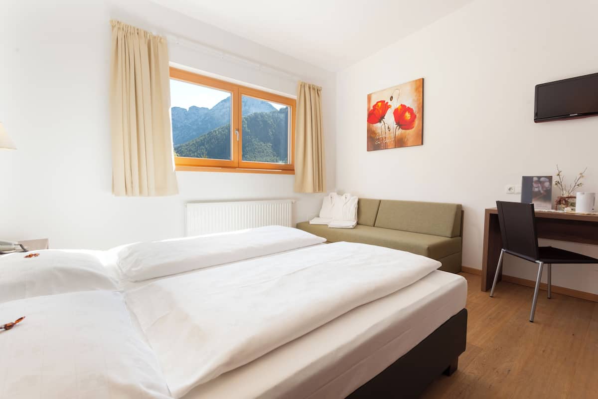 Romantisches Doppelzimmer | 2 Schlafzimmer, Zimmersafe, individuell dekoriert