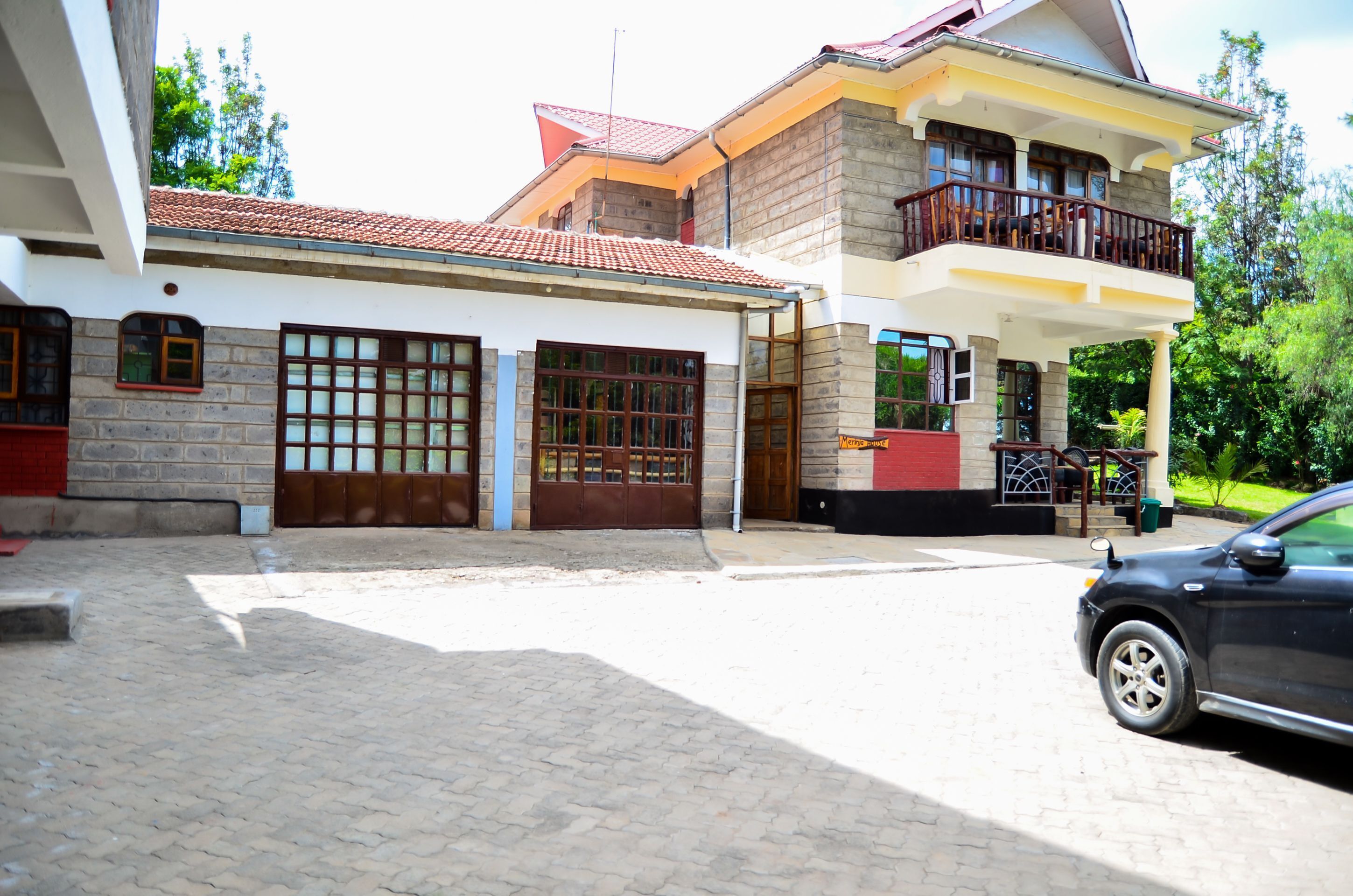 Individually furnished, desk, laptop workspace, free WiFi