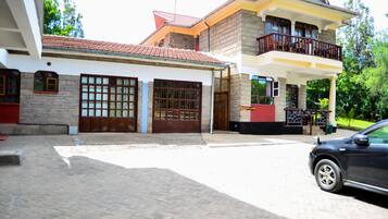 Individually furnished, desk, laptop workspace, free WiFi