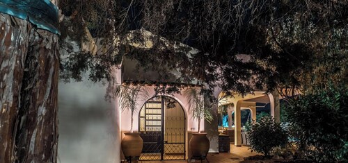 Quinta Pequena is a large traditional family villa near Vale Do Lobo