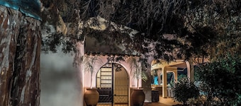 Quinta Pequena is a large traditional family villa near Vale Do Lobo