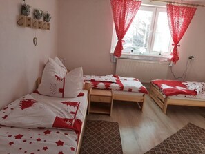 2 sovrum, strykjärn/strykbräda, resesäng och gratis wi-fi