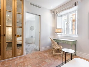 4 Schlafzimmer, Bügeleisen/Bügelbrett, WLAN, Bettwäsche