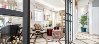 Elegant & large town house with rooftop terrace