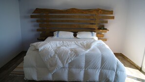 3 habitaciones, tabla de planchar con plancha, wifi y ropa de cama 