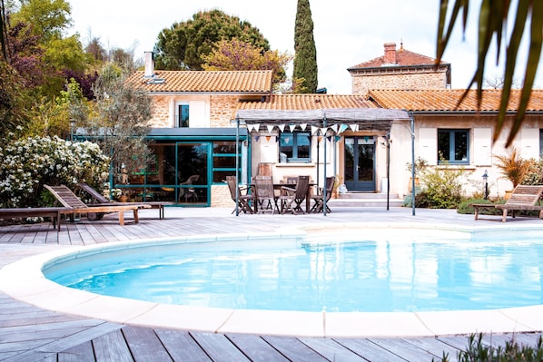 Seasonal outdoor pool