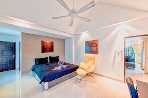 Vila luxo | 7 quartos, cofres nos quartos, escrivaninha