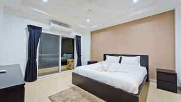 4-Bedroom Townhome | 4 bedrooms, free WiFi, bed sheets