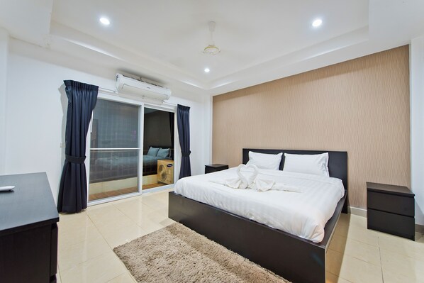 4-Bedroom Townhome | 4 chambres, Wi-Fi gratuit, draps fournis