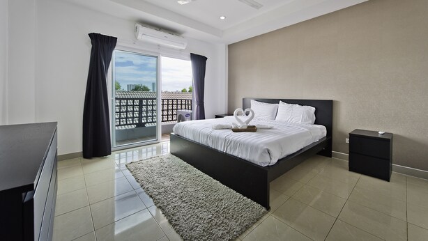 4-Bedroom Townhome