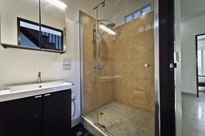 Bathroom - Modern Jacuzzi Townhome (Chonburi)