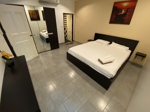 4 bedrooms, free WiFi, bed sheets - The Gem 1 - Deluxe Pool Villa (Pattaya)