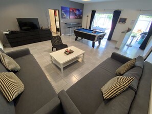 Living room - The Gem 1 - Deluxe Pool Villa (Pattaya)