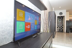 Deluxe Villa | Television - Hideaway Pool Villa (Pattaya)