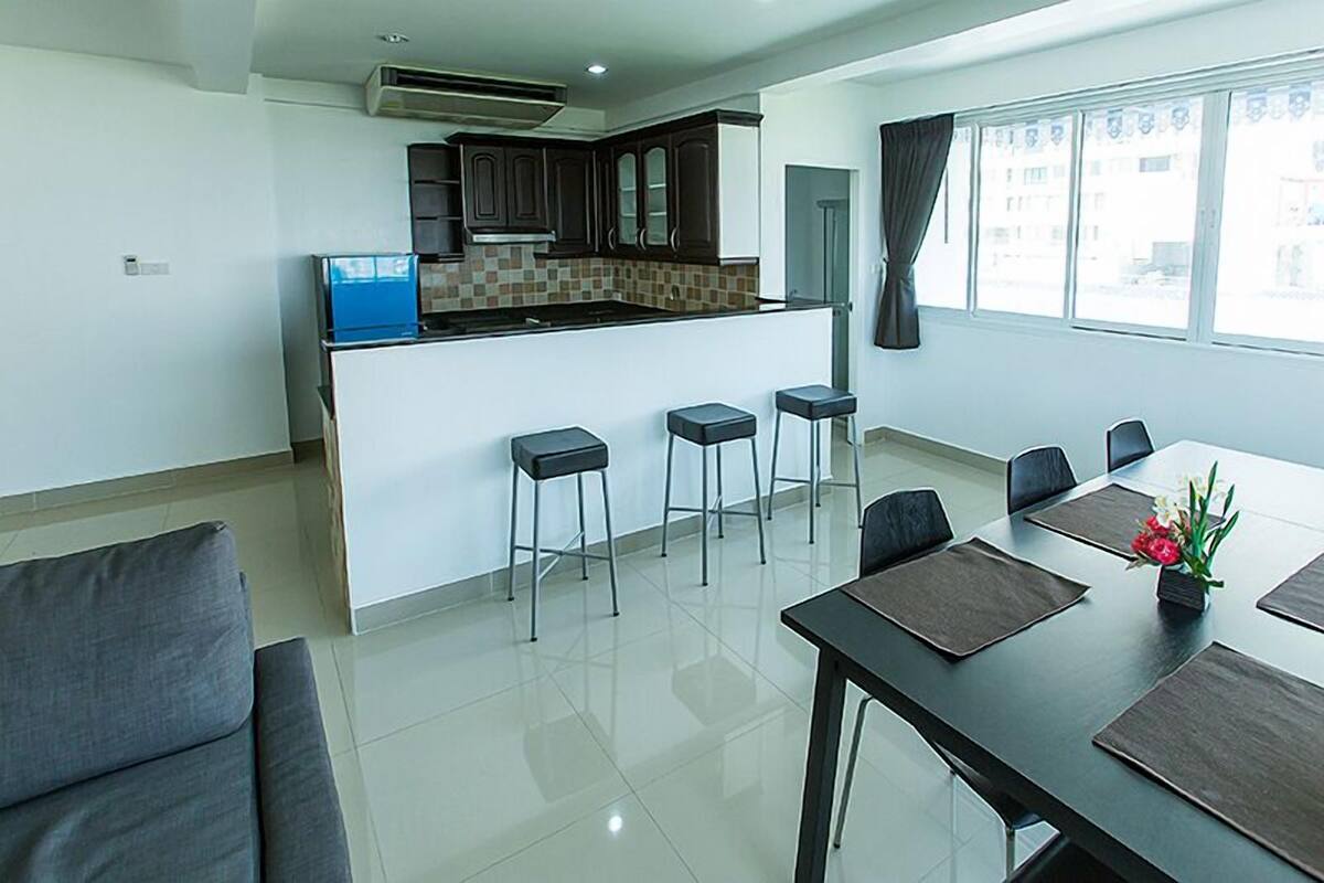 2-Bedroom Condo | In-room dining