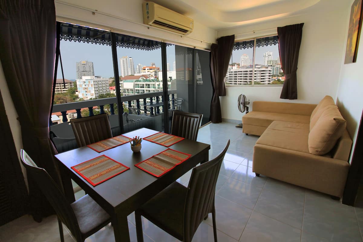 1-Bedroom Condo | Living area