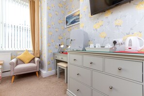 Executive Double Room, Ensuite (King ) | Executive lounge - Valentine Lodge Over 25 Couples Only (Blackpool)