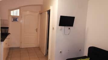 Apartment, 1 Bedroom | Private kitchenette