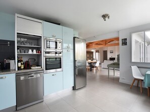 Kühlschrank, Herdplatte, Geschirrspüler