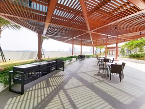 Outdoor dining - Almas Tokyo suites 4pax (Wi-Fi) @ JB City Homestay (Johore)