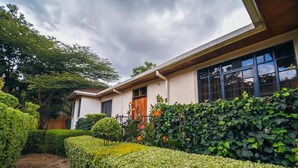 Unclassified image, 3 of 8, button - Falcon Heights Hotel (Nanyuki)