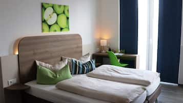 Phòng đôi hoặc 2 giường đơn | Bộ đồ giường cao cấp, bàn, khu vực làm việc phù hợp cho laptop